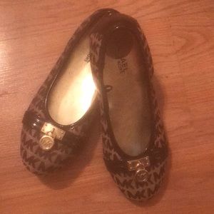 “ BIG GIRL “ Size 4 Cream & Black Ballerina shoes